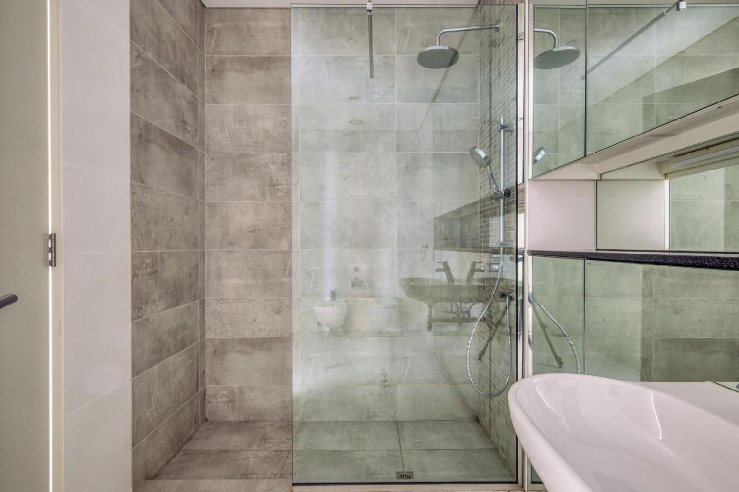 Blueground Difc Indoor Pool Gym 247 Security Dxb-1538 Apartment *